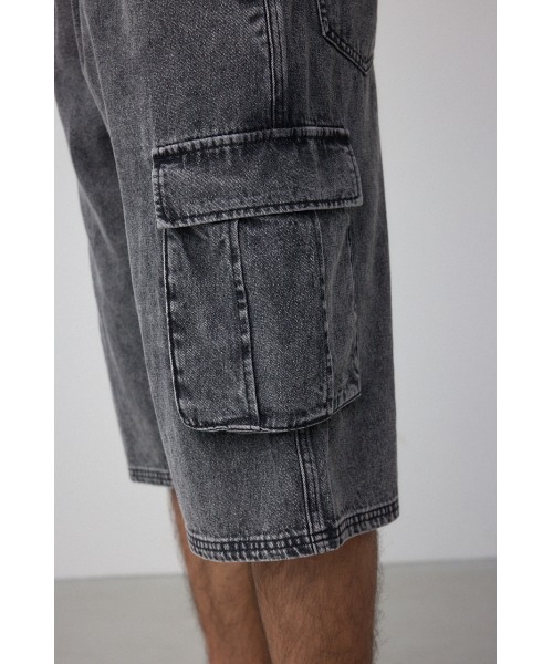 AZUL by moussy（アズールバイマウジー）の「AZUL DENIM カーゴショーツ（スラックス・レディース・ライトブルー/ライトブラック・MEDIUM/LARGE）」の14枚目の写真