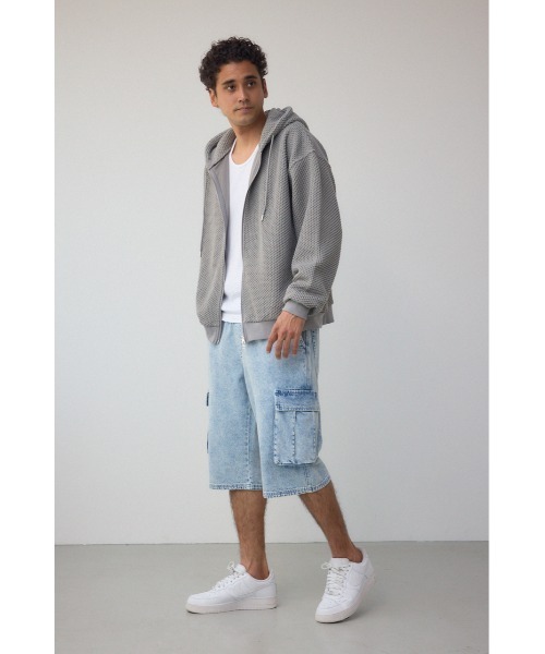 AZUL by moussy（アズールバイマウジー）の「AZUL DENIM カーゴショーツ（スラックス・レディース・ライトブルー/ライトブラック・MEDIUM/LARGE）」の12枚目の写真