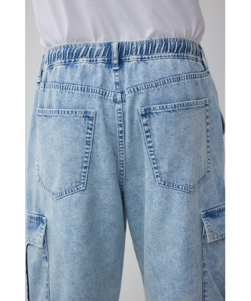 AZUL by moussy（アズールバイマウジー）の「AZUL DENIM カーゴショーツ（スラックス・レディース・ライトブルー/ライトブラック・MEDIUM/LARGE）」の7枚目の写真