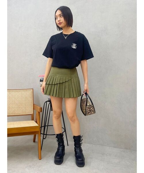 EVRIS（エヴリス）の「E emblemカラーTシャツ（Tシャツ/カットソー・レディース・ホワイト/ピンク/イエロー/ブラック/ブルー・FREE）」の11枚目の写真