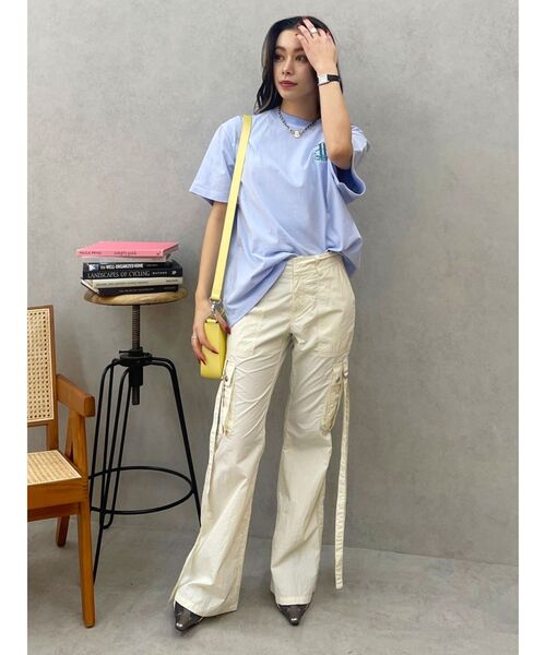 EVRIS（エヴリス）の「E emblemカラーTシャツ（Tシャツ/カットソー・レディース・ホワイト/ピンク/イエロー/ブラック/ブルー・FREE）」の14枚目の写真