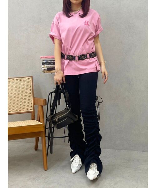 EVRIS（エヴリス）の「E emblemカラーTシャツ（Tシャツ/カットソー・レディース・ホワイト/ピンク/イエロー/ブラック/ブルー・FREE）」の18枚目の写真