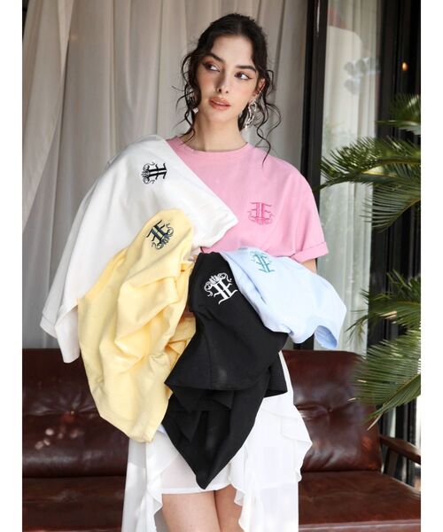 EVRIS（エヴリス）の「E emblemカラーTシャツ（Tシャツ/カットソー・レディース・ホワイト/ピンク/イエロー/ブラック/ブルー・FREE）」の22枚目の写真