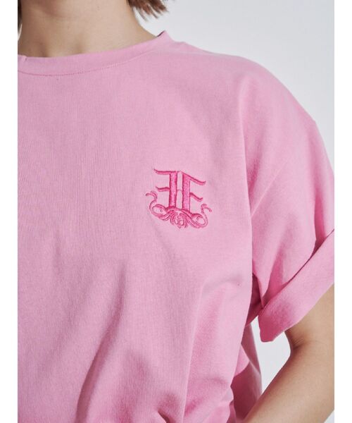 EVRIS（エヴリス）の「E emblemカラーTシャツ（Tシャツ/カットソー・レディース・ホワイト/ピンク/イエロー/ブラック/ブルー・FREE）」の5枚目の写真