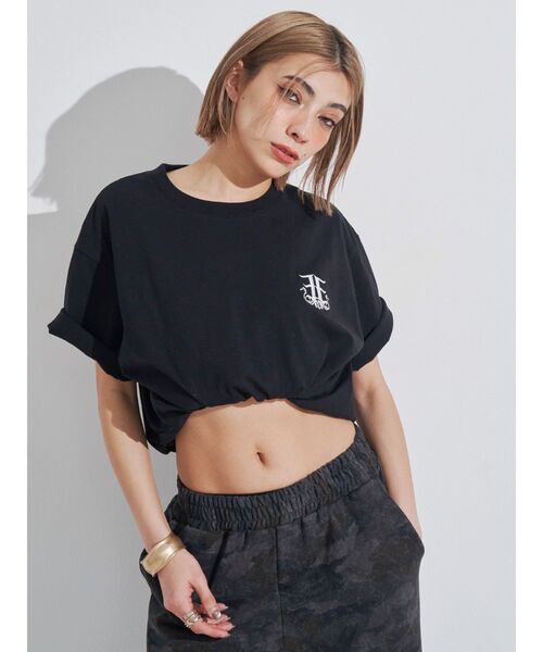 EVRIS（エヴリス）の「E emblemカラーTシャツ（Tシャツ/カットソー・レディース・ホワイト/ピンク/イエロー/ブラック/ブルー・FREE）」の2枚目の写真