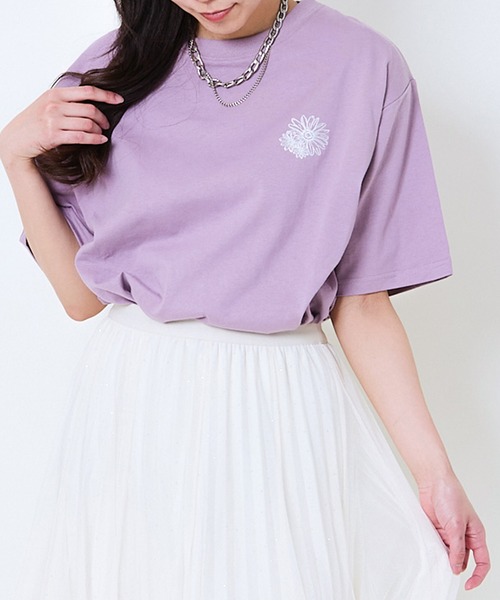GORGE(ゴージ)の「《フラワーロゴ×ゆるシルエット》レディース 半袖Tシャツ 体型カバー 春夏秋(Tシャツ/カットソー・レディース・チャコール/オートミール/オフホワイト/パープル・F)」の11枚目の写真