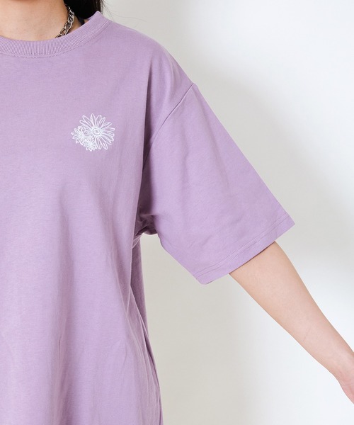 GORGE(ゴージ)の「《フラワーロゴ×ゆるシルエット》レディース 半袖Tシャツ 体型カバー 春夏秋(Tシャツ/カットソー・レディース・チャコール/オートミール/オフホワイト/パープル・F)」の19枚目の写真