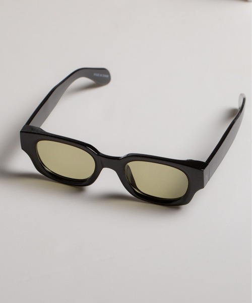 Peony(ピオニー)の「【Peony/ピオニー】/スクエア フォックス型 Y2Kサングラス(サングラス・レディース・グリーン/ブラック/イエロー・FREE)」の2枚目の写真