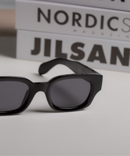 Peony(ピオニー)の「【Peony/ピオニー】/スクエア フォックス型 Y2Kサングラス(サングラス・レディース・グリーン/ブラック/イエロー・FREE)」の10枚目の写真