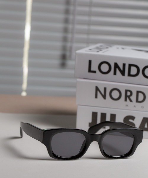 Peony(ピオニー)の「【Peony/ピオニー】/スクエア フォックス型 Y2Kサングラス(サングラス・レディース・グリーン/ブラック/イエロー・FREE)」の11枚目の写真