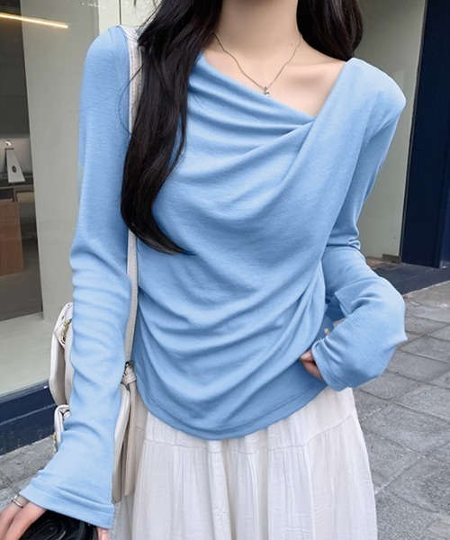 COCOMOMO(ココモモ)の「サイドギャザードレープトップス アシンメトリー ドレープネック トップス 長袖 カットソー 春服 秋服(Tシャツ/カットソー・レディース・ブラウン/ベージュ/ライトブラウン/ブルー/ブラック/ホワイト・FREE)」の6枚目の写真