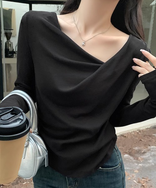 COCOMOMO(ココモモ)の「サイドギャザードレープトップス アシンメトリー ドレープネック トップス 長袖 カットソー 春服 秋服(Tシャツ/カットソー・レディース・ブラウン/ベージュ/ライトブラウン/ブルー/ブラック/ホワイト・FREE)」の3枚目の写真