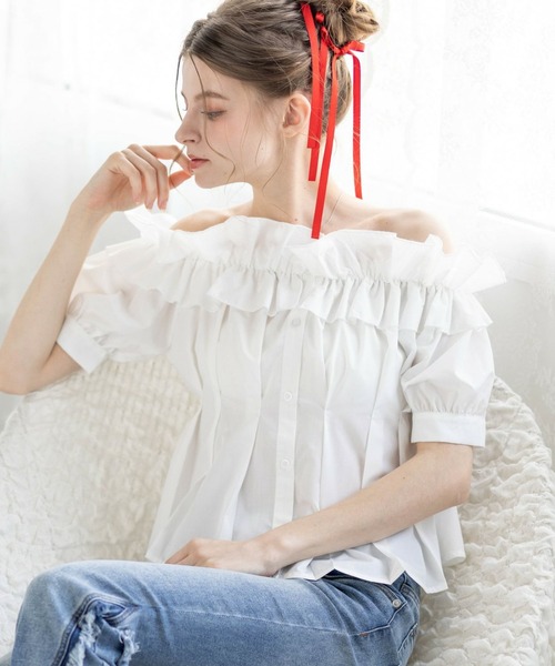 clear（クリア）の「フリルオフショルブラウス [着回し力抜群 大人 カジュアル 二の腕カバー 骨格ウェーブ]（シャツ/ブラウス・レディース・オフホワイト/ブラック/イエロー・F）」の2枚目の写真