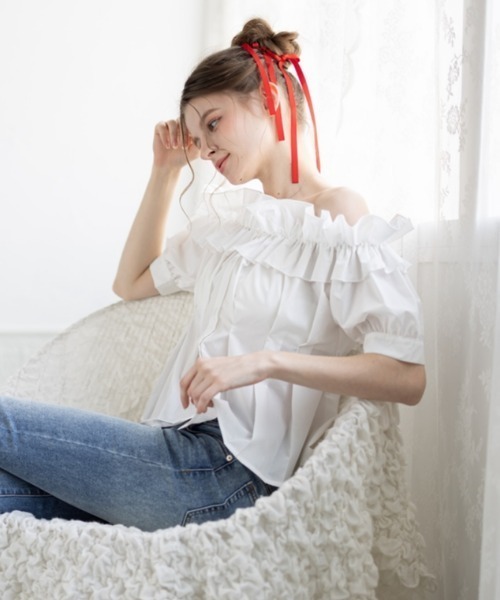 clear（クリア）の「フリルオフショルブラウス [着回し力抜群 大人 カジュアル 二の腕カバー 骨格ウェーブ]（シャツ/ブラウス・レディース・オフホワイト/ブラック/イエロー・F）」の22枚目の写真