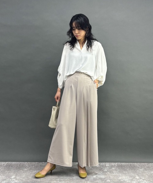 NICOLE white（ニコルホワイト）の「タックパフブラウス（シャツ/ブラウス・レディース・ラベンダー/オフホワイト/ブラック・FREE）」の4枚目の写真