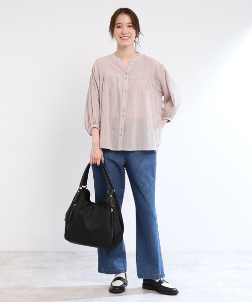 Reflect(リフレクト)の「【大容量/底ファスナー付き/キレイめコーデにも◎】ナイロンバッグ(トートバッグ・レディース・ベージュ系4/ブルーグリーン/ブラック・00)」の9枚目の写真