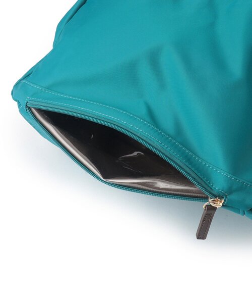 Reflect(リフレクト)の「【大容量/底ファスナー付き/キレイめコーデにも◎】ナイロンバッグ(トートバッグ・レディース・ベージュ系4/ブルーグリーン/ブラック・00)」の12枚目の写真