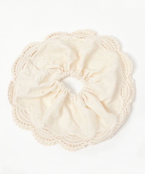 GLOBAL WORK（グローバルワーク）の「BIGシシュウシュシュ/493525（シュシュ・レディース・ホワイト系その他/ホワイト系その他2/ベージュ/ホワイト系その他3/ホワイト系その他4・ONE SIZE）」の4枚目の写真