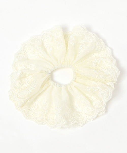 GLOBAL WORK（グローバルワーク）の「BIGシシュウシュシュ/493525（シュシュ・レディース・ホワイト系その他/ホワイト系その他2/ベージュ/ホワイト系その他3/ホワイト系その他4・ONE SIZE）」の2枚目の写真