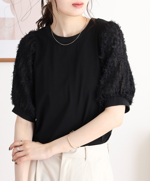 アンナニコラ Anna Nicola モチーフ刺繍半袖Tシャツ （オフホワイト） アンナニコラ Anna Nicola モチーフ刺繍半袖Tシャツ （オフ