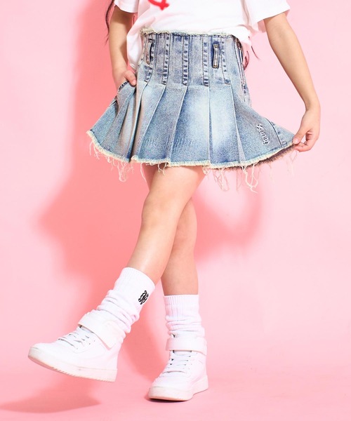 ANAP kids（アナップキッズ）の「クラッシュデニムプリーツスカート【ジュニアお揃い】（スカート・キッズ・ブラック/ブルー/ブラウン・130cm/120cm/110cm/130/120/110）」の11枚目の写真