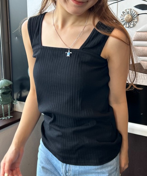 Loco Ocean(ロコオーシャン)の「スクエアネック 太ストラップ リブタンクトップ インナー 夏服(タンクトップ・レディース・ブラック/ホワイト/ブラック系その他/ライトベージュ・FREE)」の3枚目の写真
