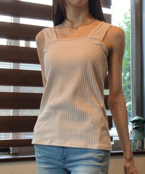 Loco Ocean(ロコオーシャン)の「スクエアネック 太ストラップ リブタンクトップ インナー 夏服(タンクトップ・レディース・ブラック/ホワイト/ブラック系その他/ライトベージュ・FREE)」の4枚目の写真
