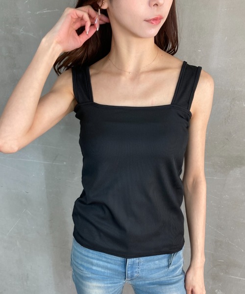 Loco Ocean(ロコオーシャン)の「スクエアネック 太ストラップ リブタンクトップ インナー 夏服(タンクトップ・レディース・ブラック/ホワイト/ブラック系その他/ライトベージュ・FREE)」の7枚目の写真
