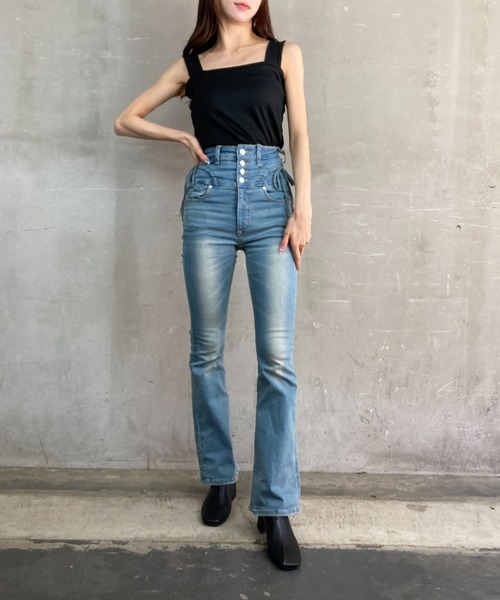 Loco Ocean(ロコオーシャン)の「スクエアネック 太ストラップ リブタンクトップ インナー 夏服(タンクトップ・レディース・ブラック/ホワイト/ブラック系その他/ライトベージュ・FREE)」の10枚目の写真