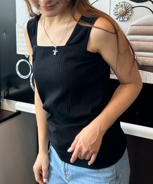 Loco Ocean(ロコオーシャン)の「スクエアネック 太ストラップ リブタンクトップ インナー 夏服(タンクトップ・レディース・ブラック/ホワイト/ブラック系その他/ライトベージュ・FREE)」の22枚目の写真