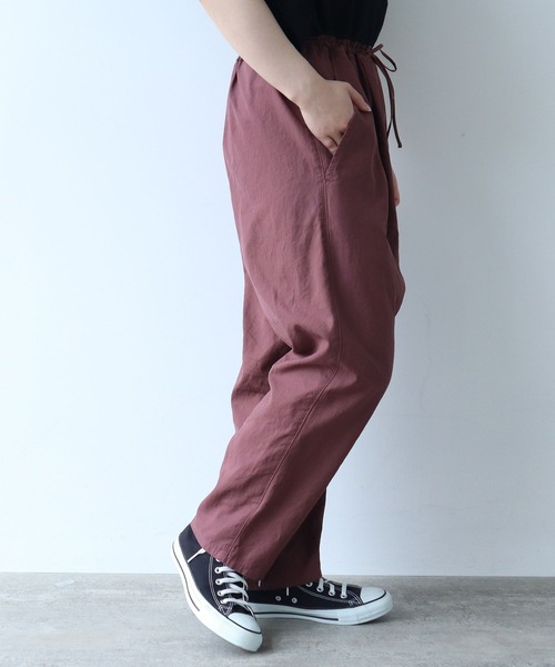 yuni（ユニ　）の「ハイツイストコットン　プロダクトダイテーパードパンツ（その他パンツ・レディース・グリーン/ブラウン/ブラック・M/S）」の20枚目の写真