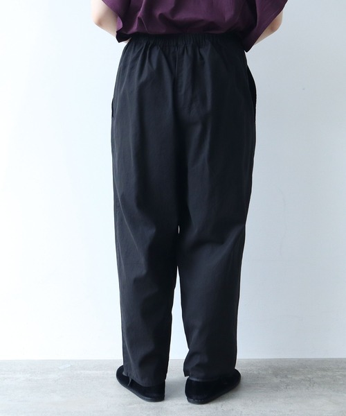 yuni（ユニ　）の「ハイツイストコットン　プロダクトダイテーパードパンツ（その他パンツ・レディース・グリーン/ブラウン/ブラック・M/S）」の16枚目の写真