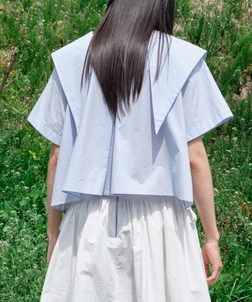 X MINJUKIM] SQUARE NECK PINTUCK SHIRT