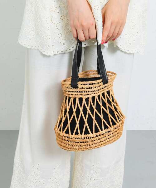 URBAN RESEARCH Sonny Label（アーバンリサーチサニーレーベル）の「TARANGO　ミニカゴバッグ（かごバッグ・レディース・オフホワイト/ブラック・ONE）」の5枚目の写真