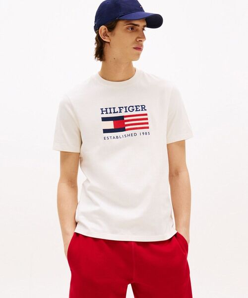 TOMMY HILFIGER(トミーヒルフィガー)の「アメリカーナモノタイプフラッグボックスTシャツ(Tシャツ/カットソー・メンズ・ホワイト/レッド/ネイビー・LARGE/SMALL/X-LARGE/MEDIUM)」の1枚目の写真