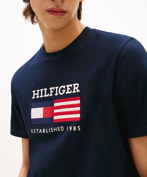 TOMMY HILFIGER(トミーヒルフィガー)の「アメリカーナモノタイプフラッグボックスTシャツ(Tシャツ/カットソー・メンズ・ホワイト/レッド/ネイビー・LARGE/SMALL/X-LARGE/MEDIUM)」の4枚目の写真