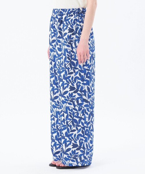 MACKINTOSH PHILOSOPHY（ﾏｯｷﾝﾄｯｼｭ ﾌｨﾛｿﾌｨｰ）の「リーフプリントイージーパンツ（その他パンツ・レディース・ライトブルー・38）」の4枚目の写真