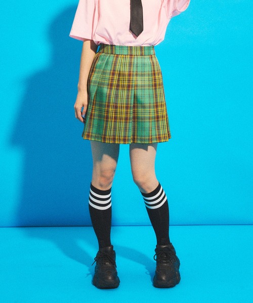 PUNYUS（プニュズ）の「チェックプリーツミニスカート（スカート・レディース・イエロー/グリーン/ピンク・1/2/3/4）」の6枚目の写真