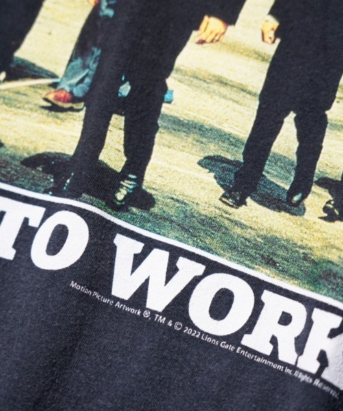 THRIFTY LOOK（スリフティールック）の「THRIFTY LOOK / スリフティールック THRIFTY "QUENTIN TARANTINO" TEE PULP FICTION RESERVOIR DOGS パルプフィクション レザボア・ドッグス ユーズド加工 ムービーTシャツ 映画Tシャツ（Tシャツ/カットソー・メンズ・ブラック/ブラック系1/ブラック系2/ブラック系3・MEDIUM/LARGE/X-LARGE）」の19枚目の写真