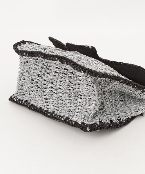 MAISON mou（メゾンムー）の「【Swaraj/スワラージ】手編みのメタリックマクラメBAG（ショルダーバッグ・レディース・ブラック/シルバー/ゴールド・FREE）」の5枚目の写真