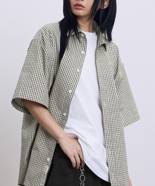 F.ILLUMINATE(フィルミネイト)の「【UNISEX】Filluminate/Lowkeyチェック半袖シャツ(シャツ/ブラウス・レディース・ライトベージュ/ブラック・MEDIUM/LARGE/SMALL)」の1枚目の写真
