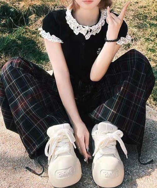 Achic(アシック)の「レースフリルカラーフロントボタンカットソー(Tシャツ/カットソー・レディース・ブラック・M)」の4枚目の写真