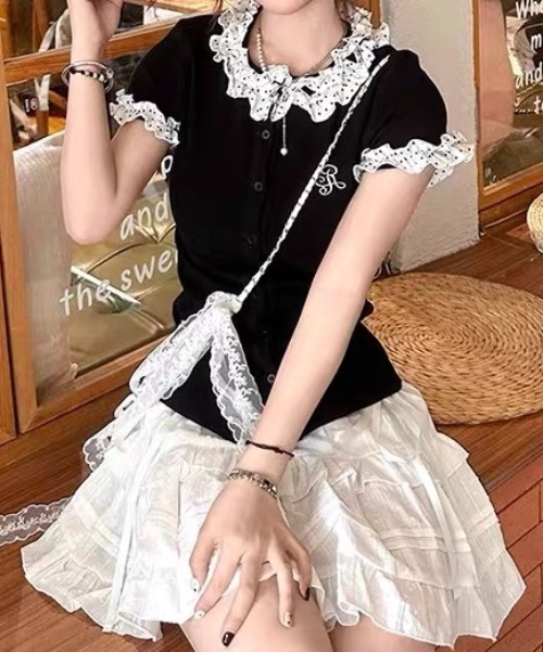 Achic(アシック)の「レースフリルカラーフロントボタンカットソー(Tシャツ/カットソー・レディース・ブラック・M)」の16枚目の写真