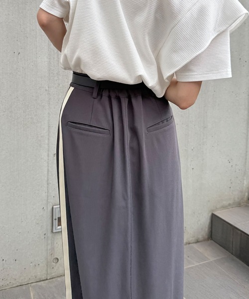 ISOOK（アイスー）の「【ISOOK / アイスー】サイドラインスラックススカート / ナロースカート ロング オフィスカジュアル ハイウエスト 黒 グレー ベージュ  ZOZOTOWN限定（スカート・レディース・ブラック/グレー/ベージュ・FREE）」の11枚目の写真