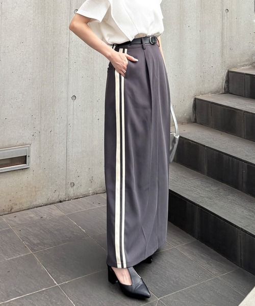 ISOOK（アイスー）の「【ISOOK / アイスー】サイドラインスラックススカート / ナロースカート ロング オフィスカジュアル ハイウエスト 黒 グレー ベージュ  ZOZOTOWN限定（スカート・レディース・ブラック/グレー/ベージュ・FREE）」の14枚目の写真