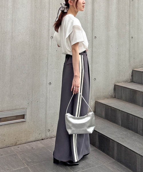 ISOOK（アイスー）の「【ISOOK / アイスー】サイドラインスラックススカート / ナロースカート ロング オフィスカジュアル ハイウエスト 黒 グレー ベージュ  ZOZOTOWN限定（スカート・レディース・ブラック/グレー/ベージュ・FREE）」の22枚目の写真