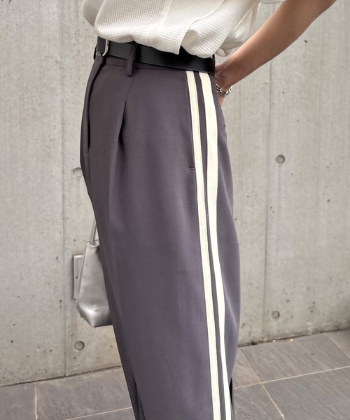 ISOOK（アイスー）の「【ISOOK / アイスー】サイドラインスラックススカート / ナロースカート ロング オフィスカジュアル ハイウエスト 黒 グレー ベージュ  ZOZOTOWN限定（スカート・レディース・ブラック/グレー/ベージュ・FREE）」の10枚目の写真