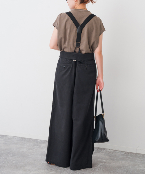 Spick & Span(スピックアンドスパン)の「サスペンダー付きピーチツイルタックパンツ(その他パンツ・レディース・ブラック/ブラウン・36/38)」の8枚目の写真