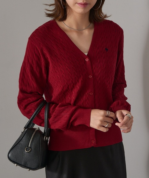 POLO BCS(ポロ ビーシーエス)の「【POLO BCS】ZOZO限定商品 ケーブル編み ワンポイントポニー刺繍 Vネックカーディガン(カーディガン/ボレロ・レディース・ブラック/ネイビー/グレー/レッド・M/L)」の4枚目の写真