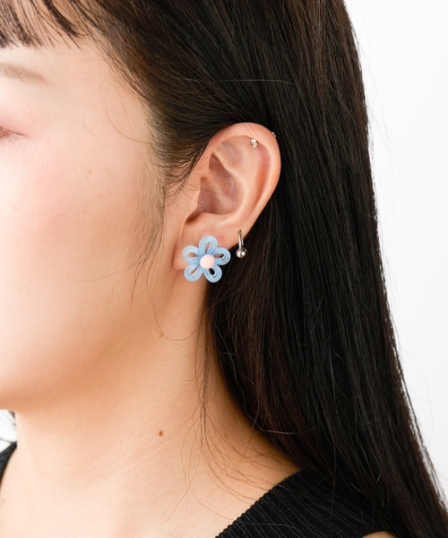 Casselini（キャセリーニ）の「Casselini(キャセリーニ)クリアフラワーピアス（ピアス（両耳用）・レディース・ピンク/グリーン/ホワイト/オレンジ/ブルー・FREE）」の8枚目の写真